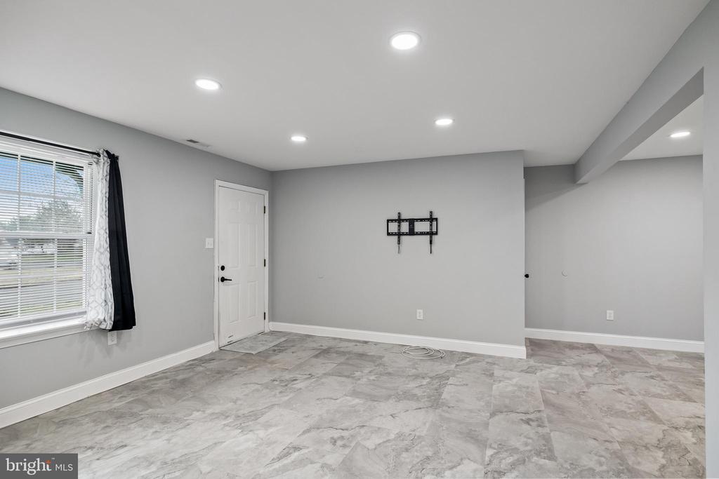 26 KNOLL DRIVE