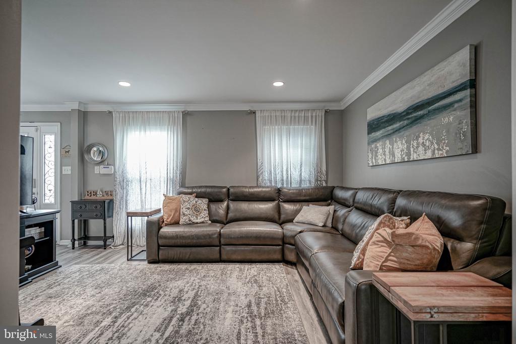7 DAFFODIL DRIVE