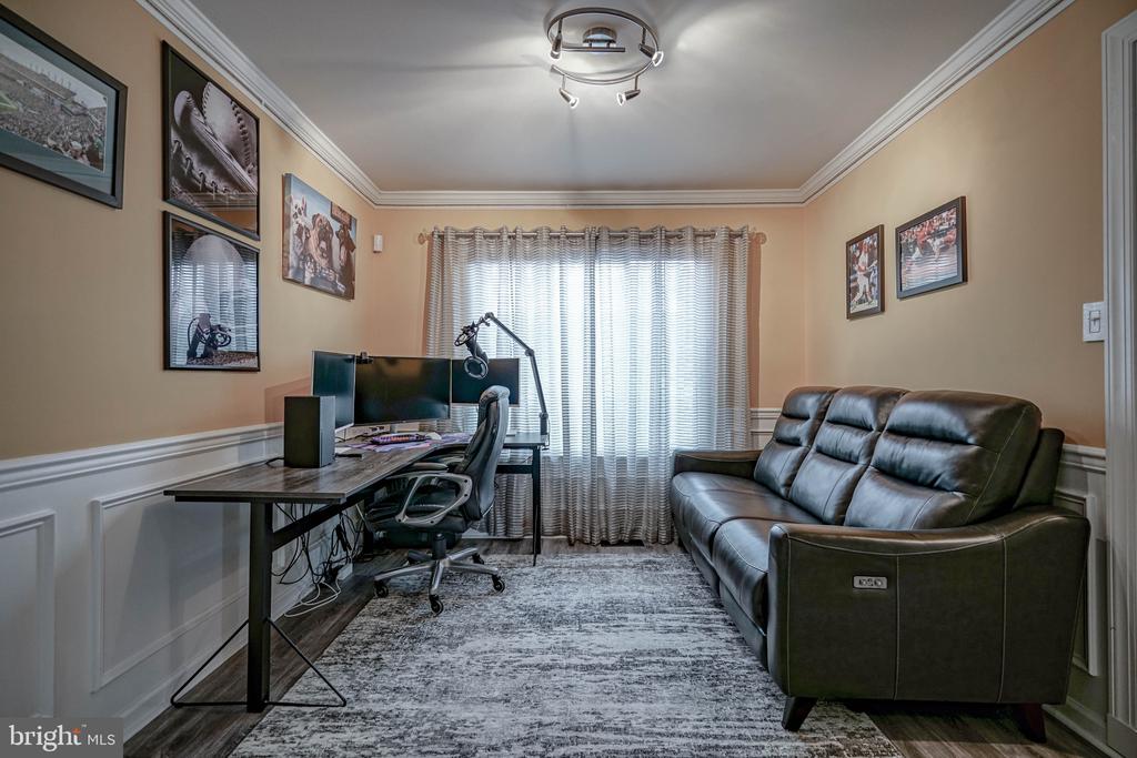 7 DAFFODIL DRIVE