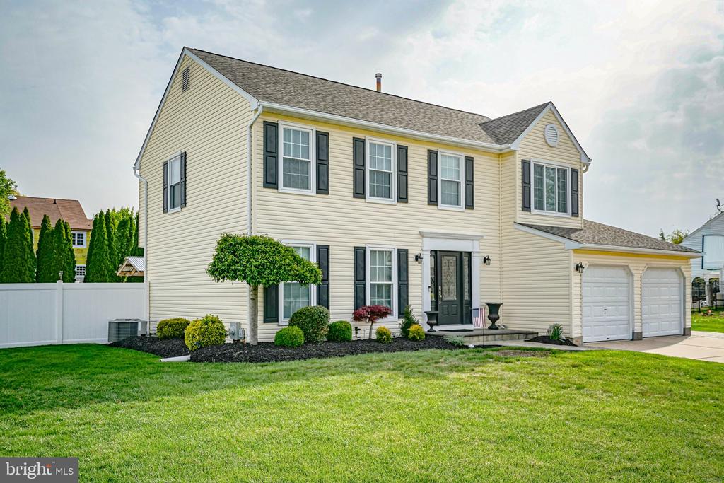 7 DAFFODIL DRIVE