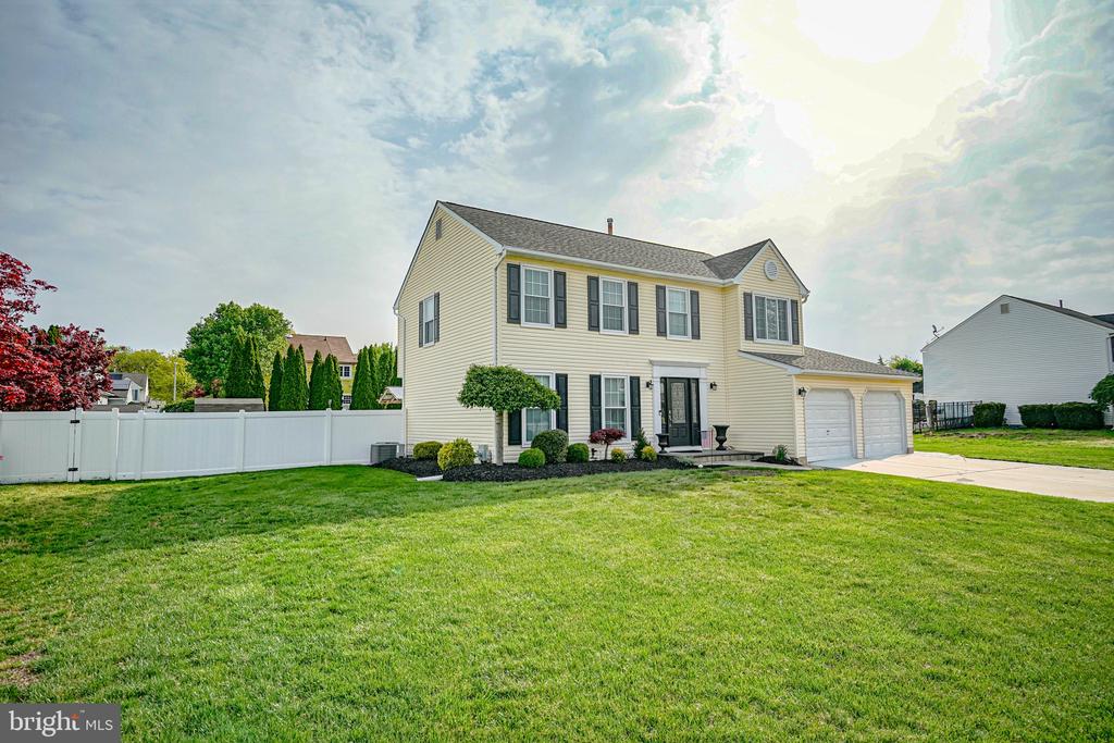 7 DAFFODIL DRIVE