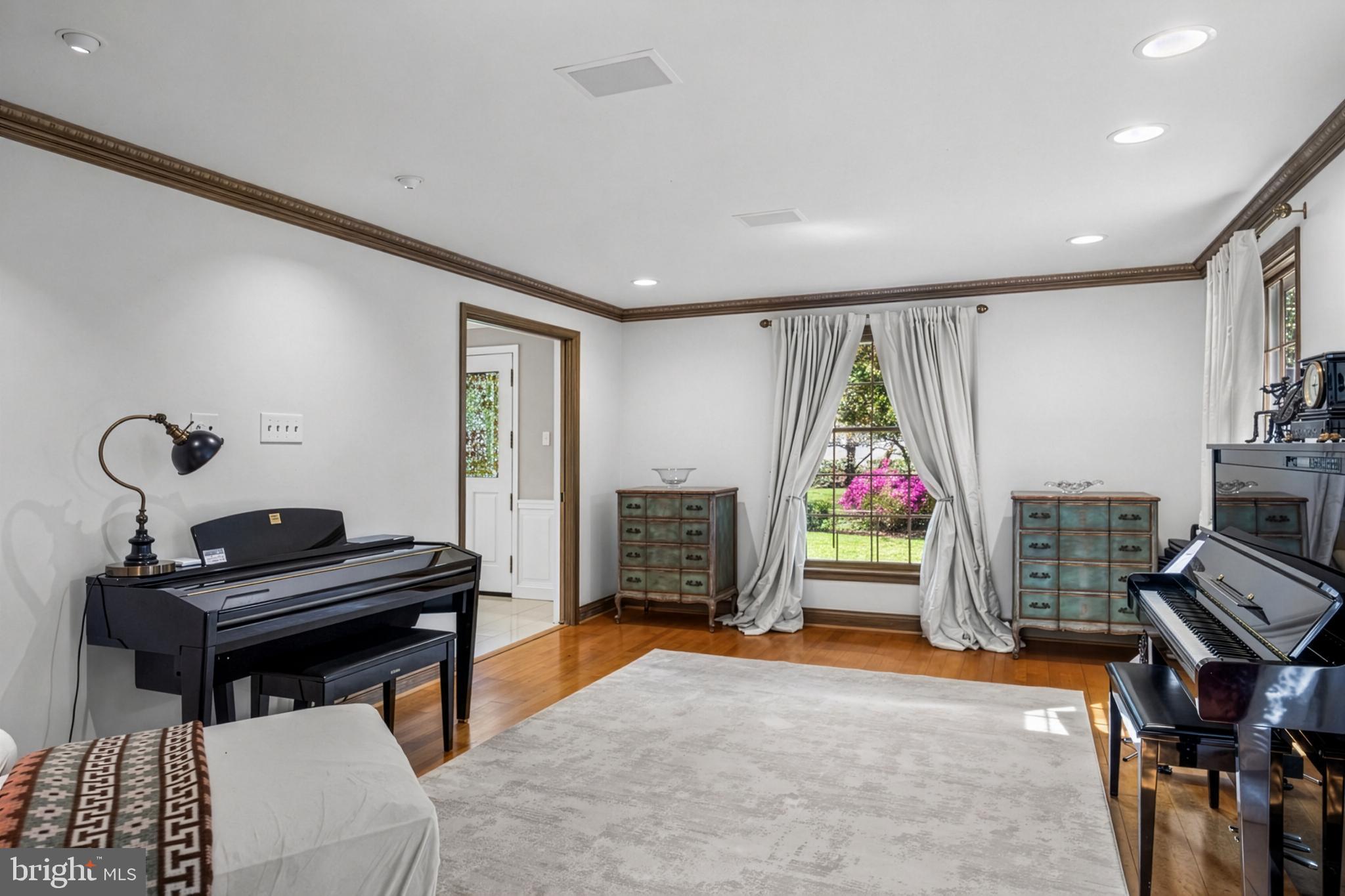 28 IMPERIAL DRIVE