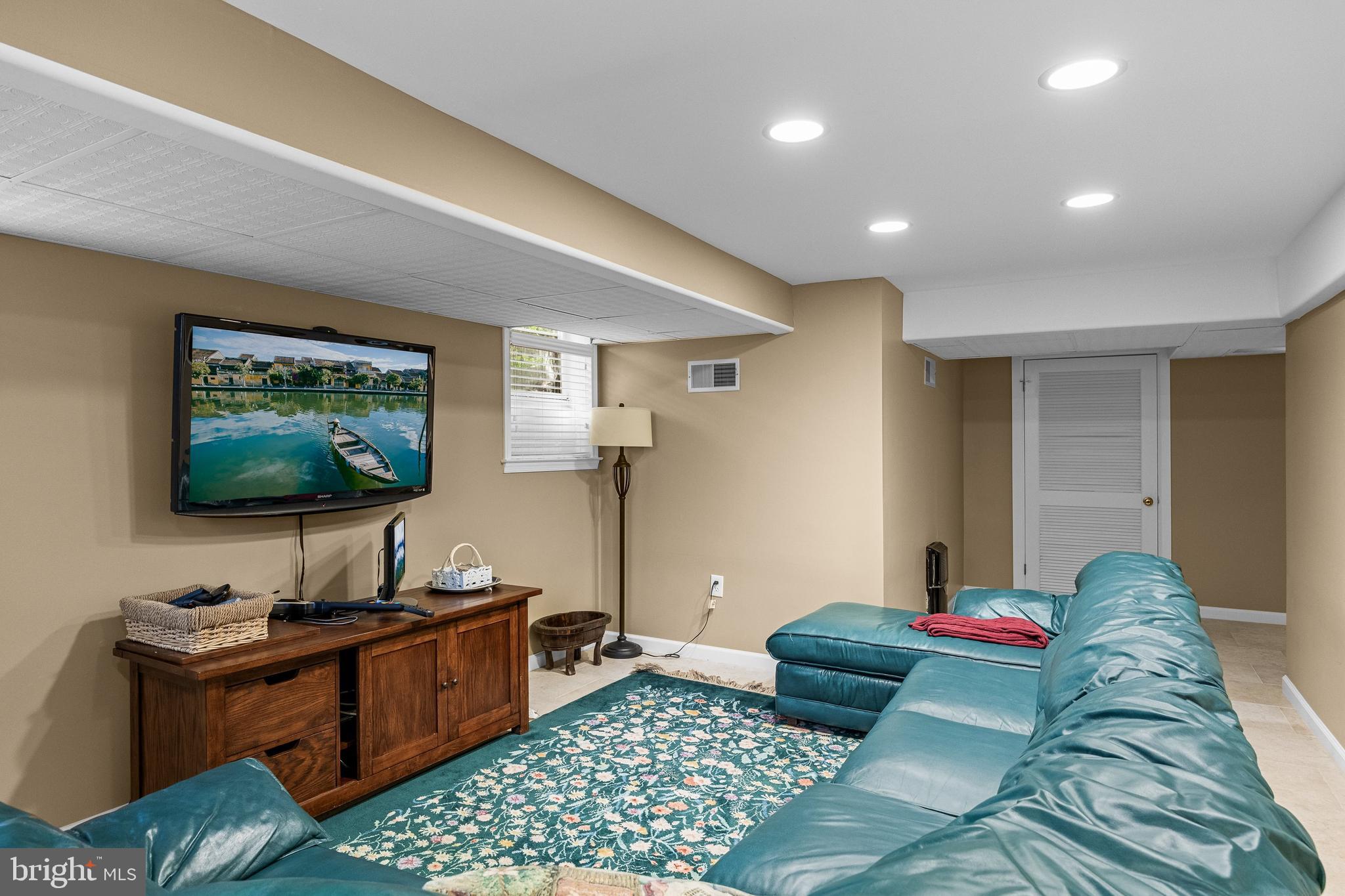 28 IMPERIAL DRIVE