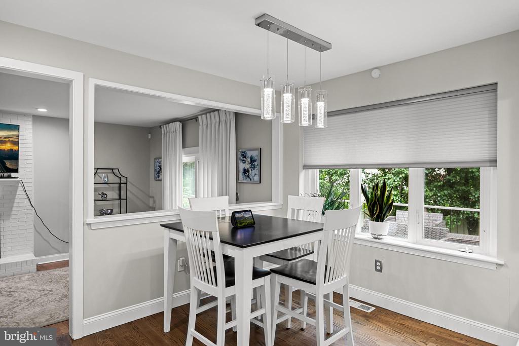 1112 BUTTONWOOD DRIVE