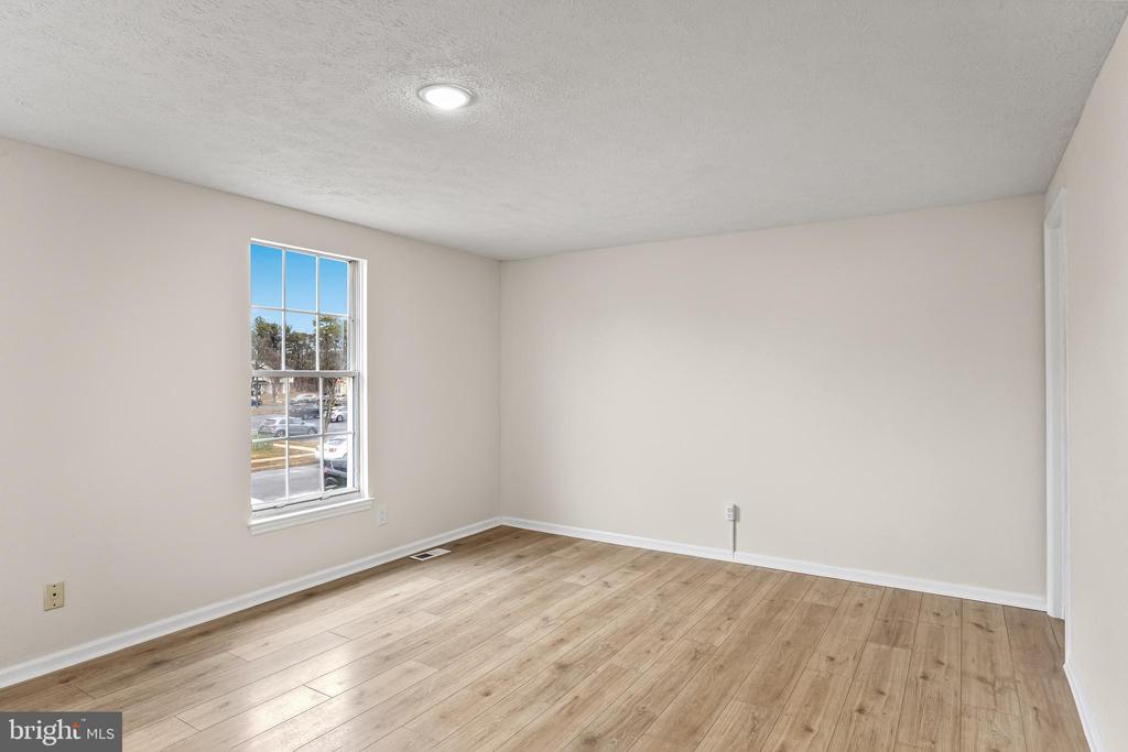 127 VILLA KNOLL COURT