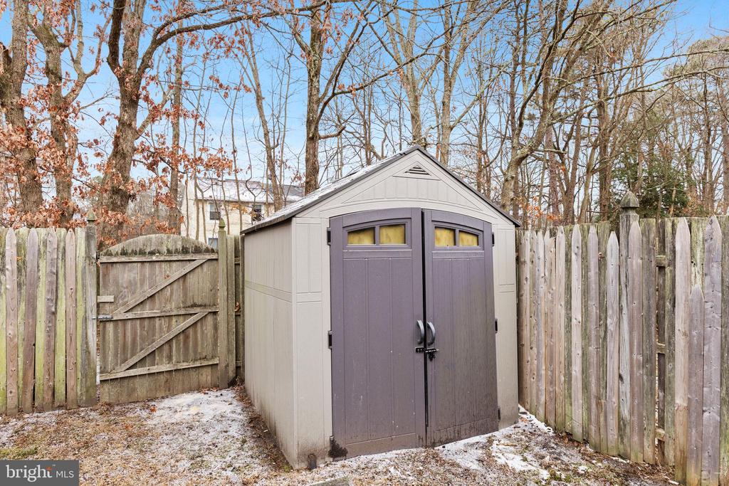 127 VILLA KNOLL COURT