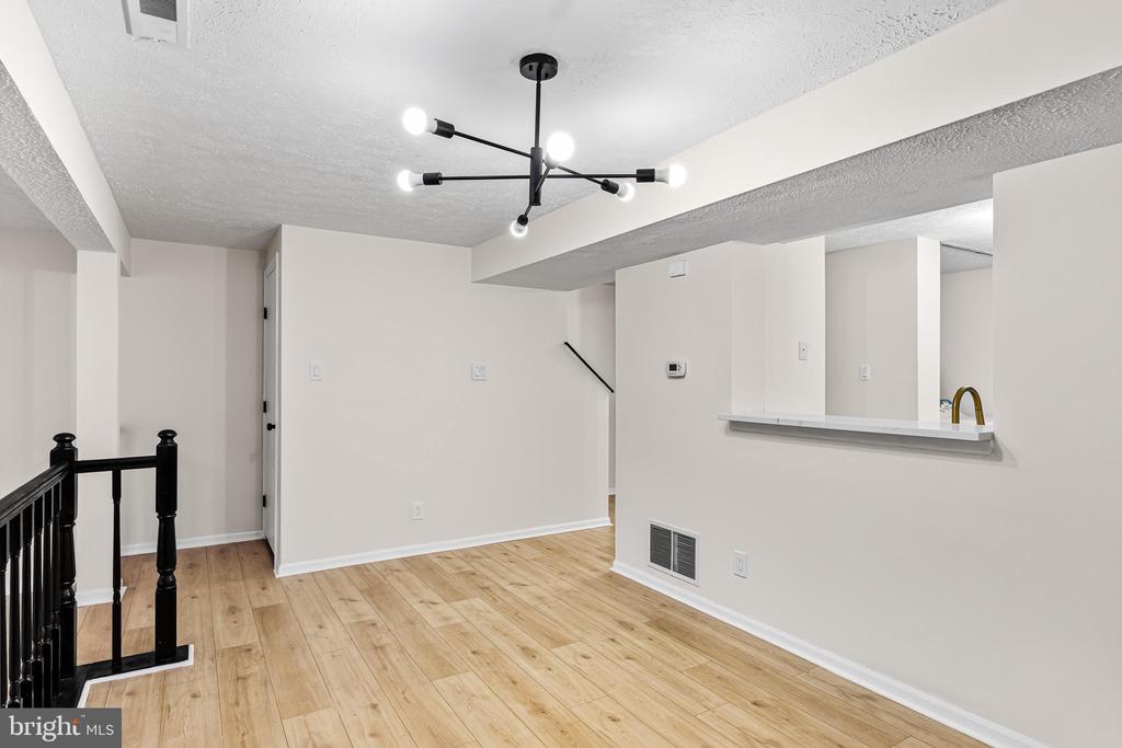 127 VILLA KNOLL COURT
