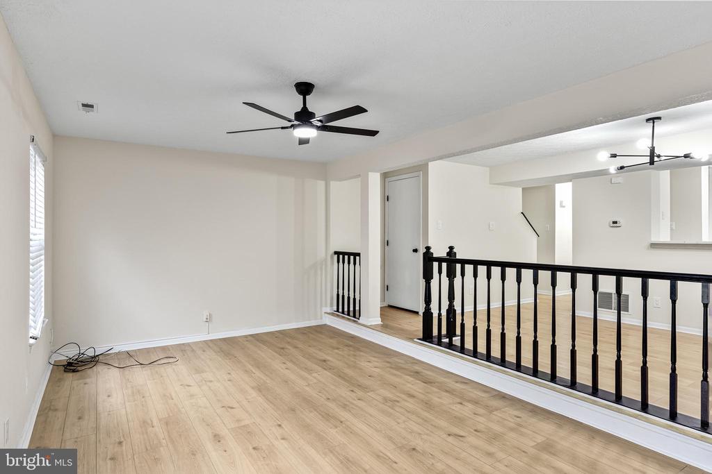 127 VILLA KNOLL COURT