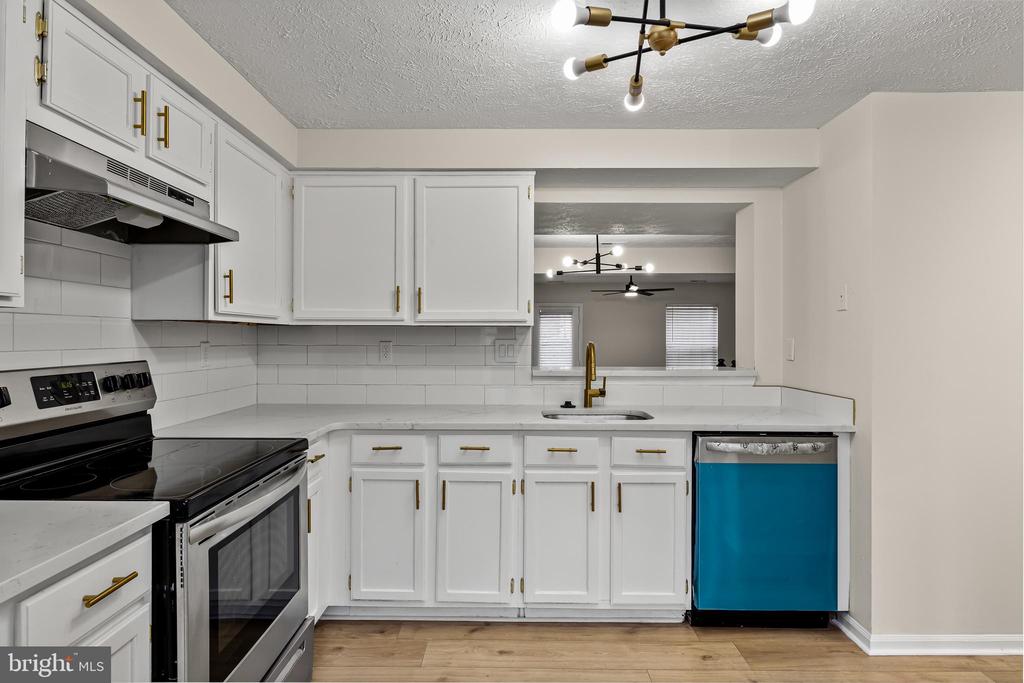 127 VILLA KNOLL COURT