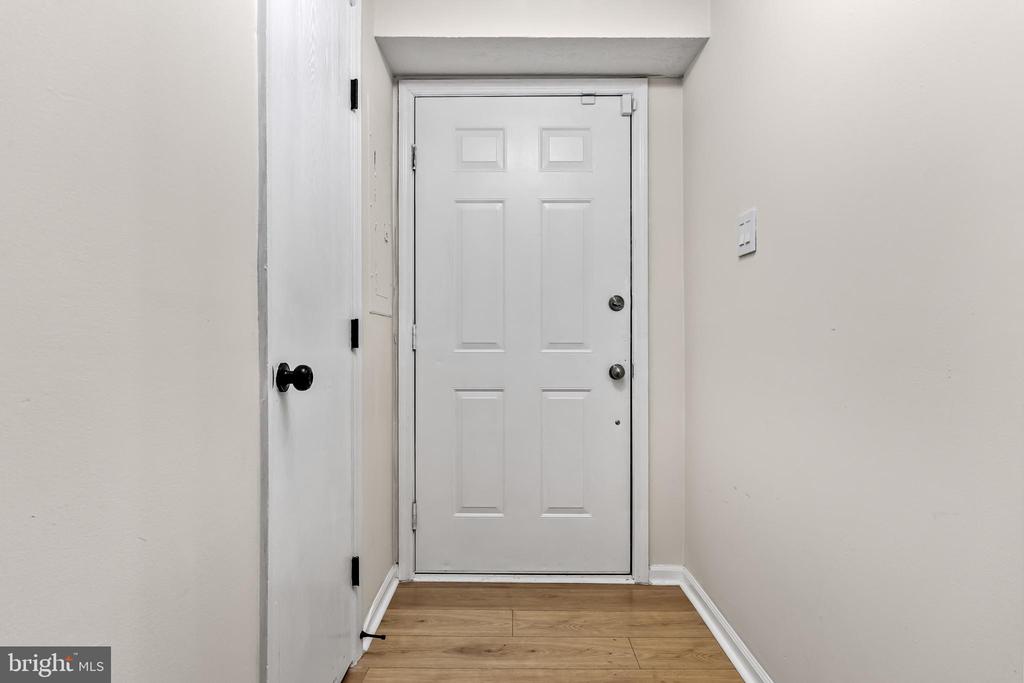 127 VILLA KNOLL COURT