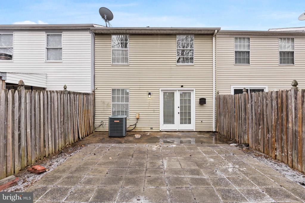 127 VILLA KNOLL COURT