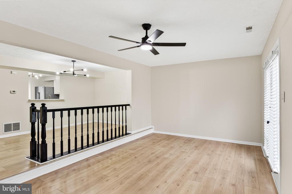 127 VILLA KNOLL COURT