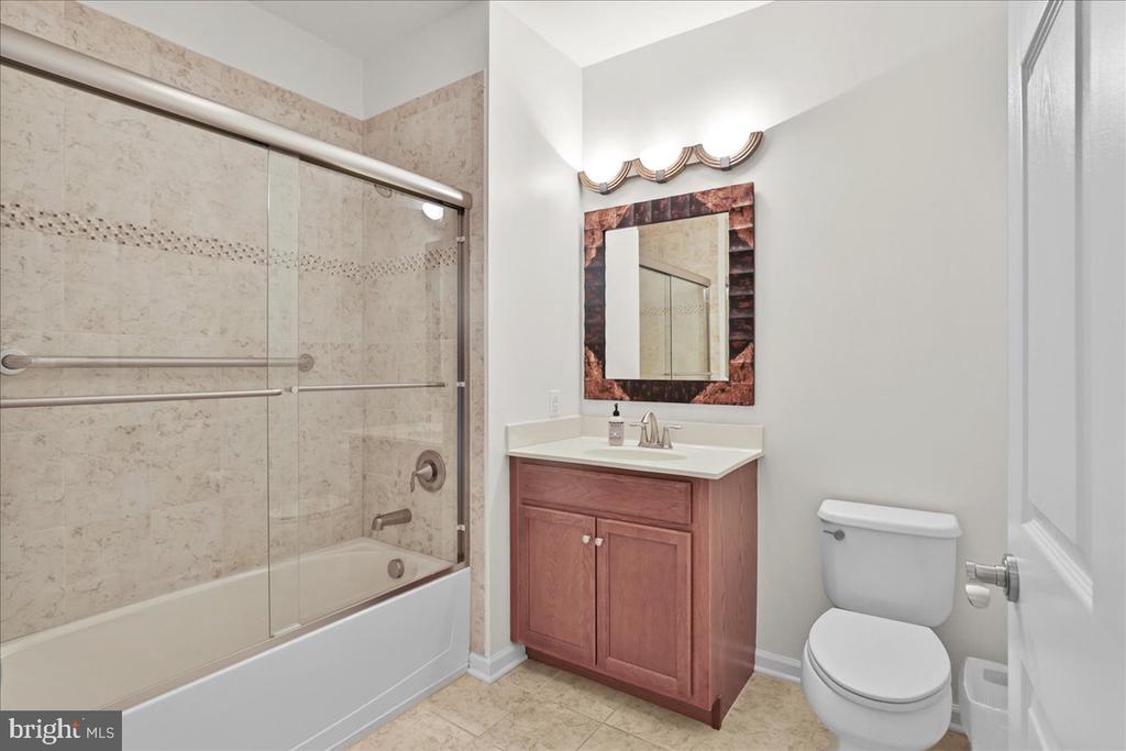 4641 DERBY COURT