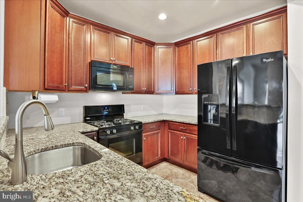 4641 DERBY COURT