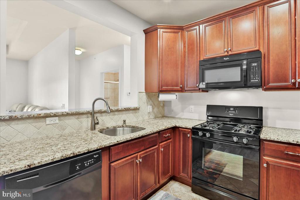4641 DERBY COURT
