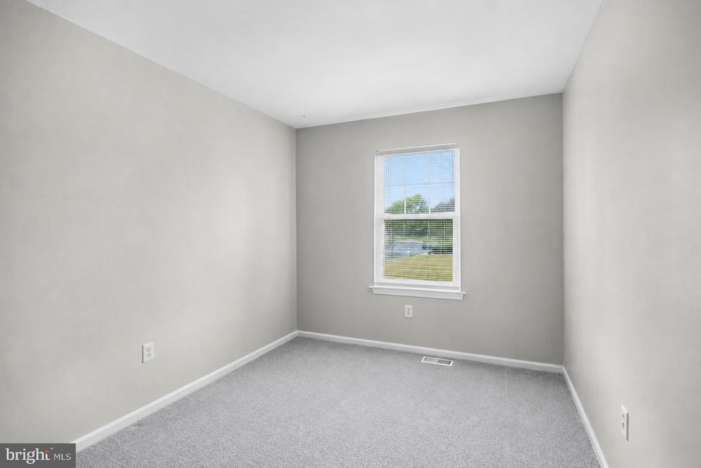 13 HOPEWELL LANE