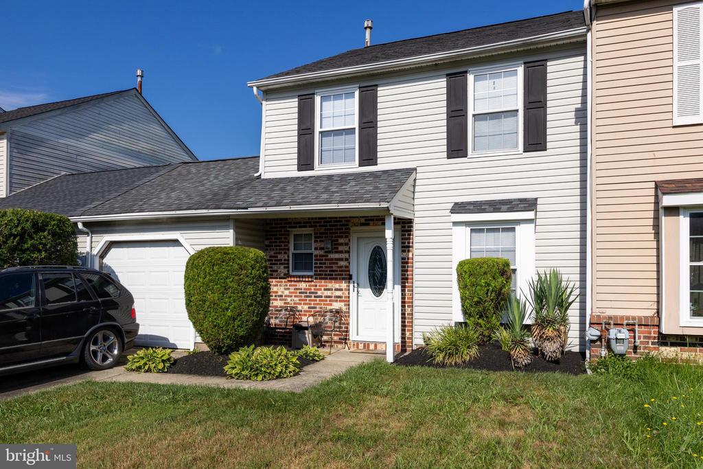 13 HOPEWELL LANE