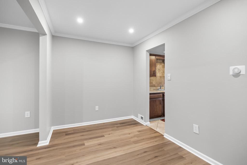 13 HOPEWELL LANE