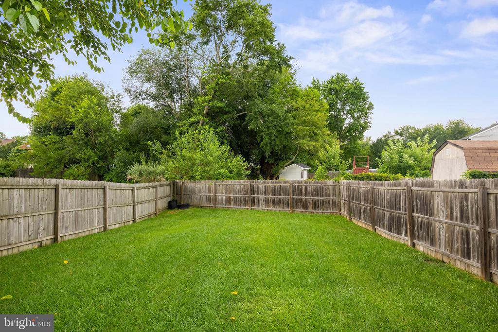 13 HOPEWELL LANE