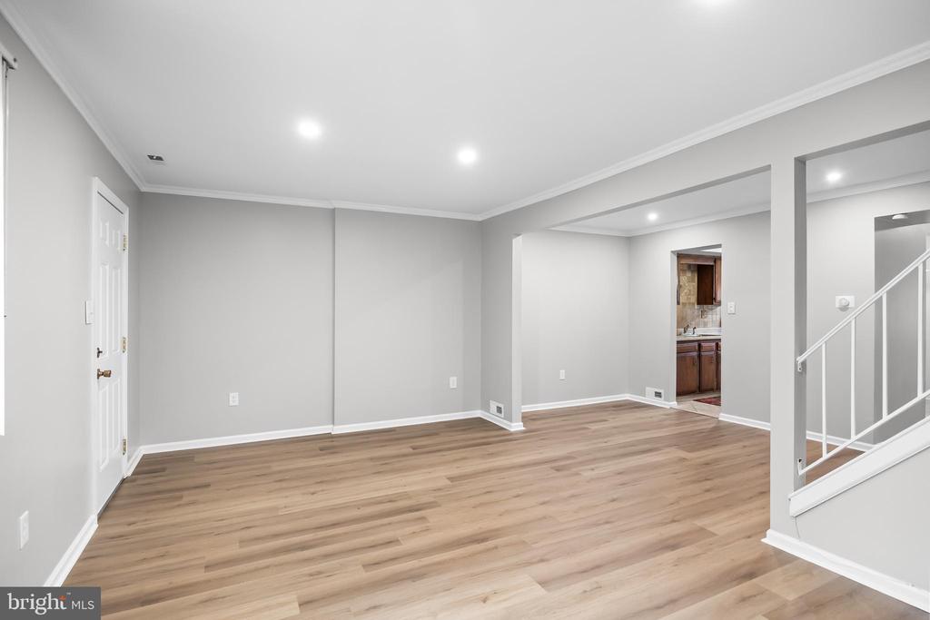 13 HOPEWELL LANE