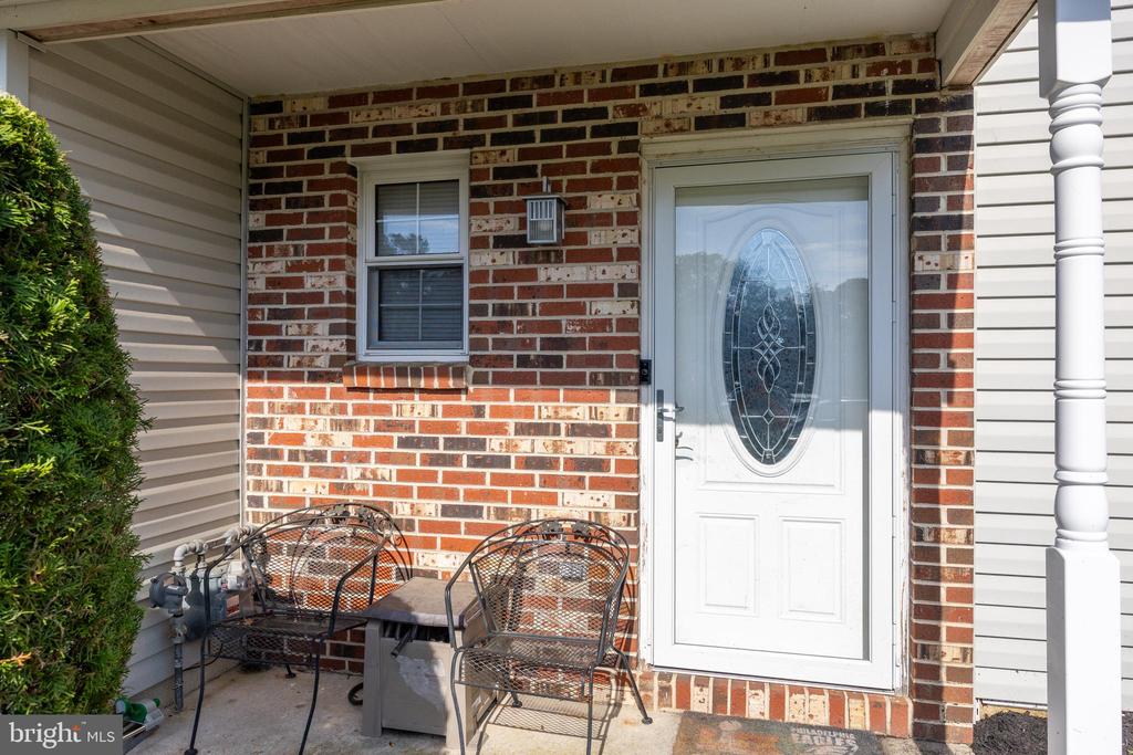 13 HOPEWELL LANE