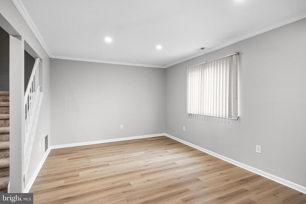 13 HOPEWELL LANE