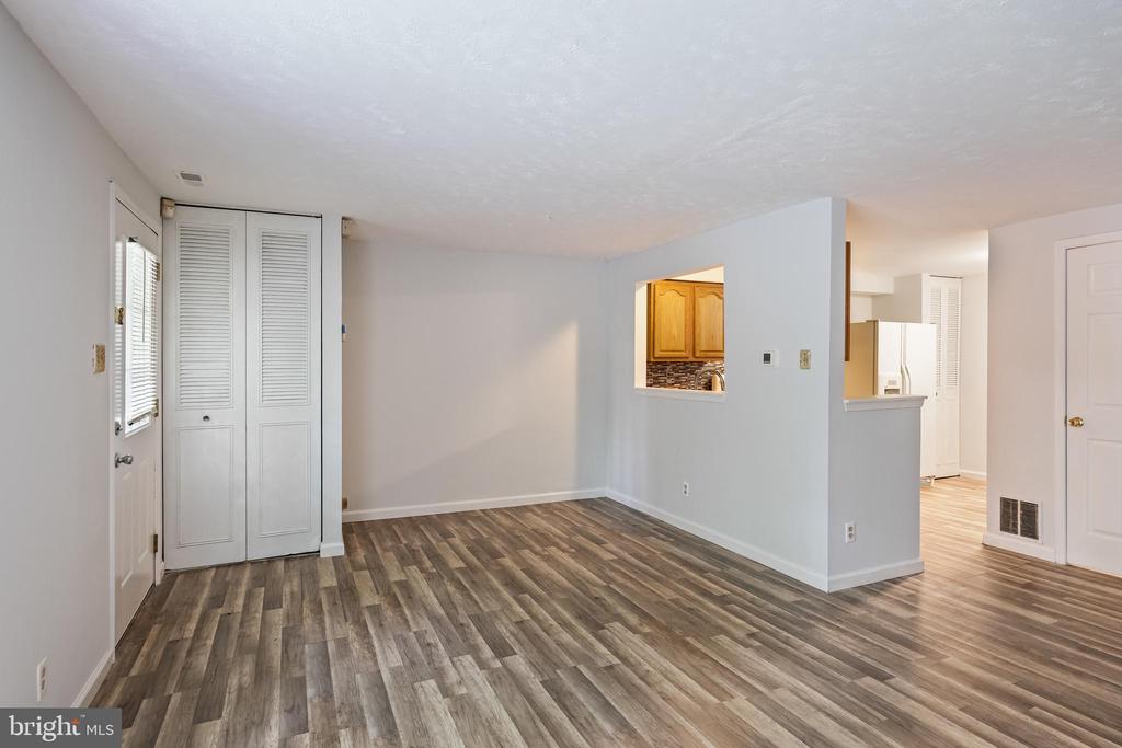 2504 GREENWOOD DRIVE