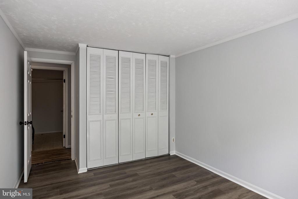 2504 GREENWOOD DRIVE