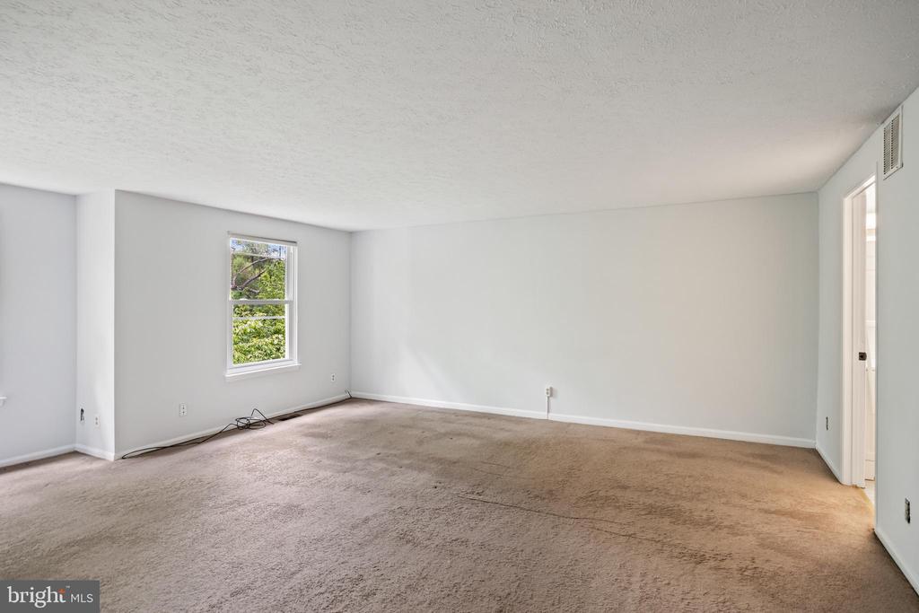 2504 GREENWOOD DRIVE