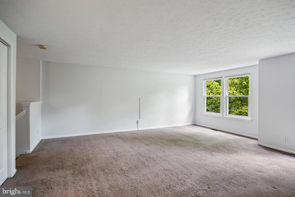 2504 GREENWOOD DRIVE
