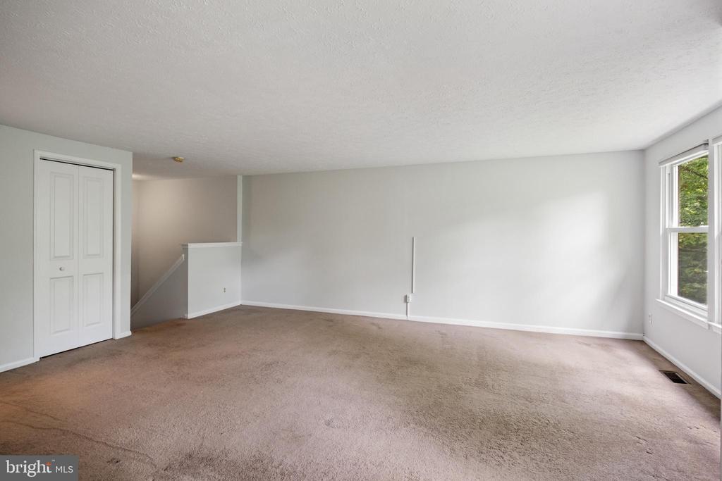 2504 GREENWOOD DRIVE