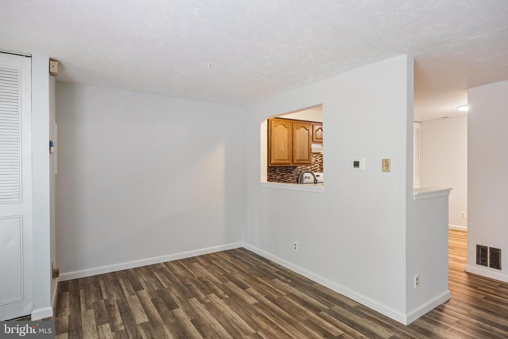 2504 GREENWOOD DRIVE