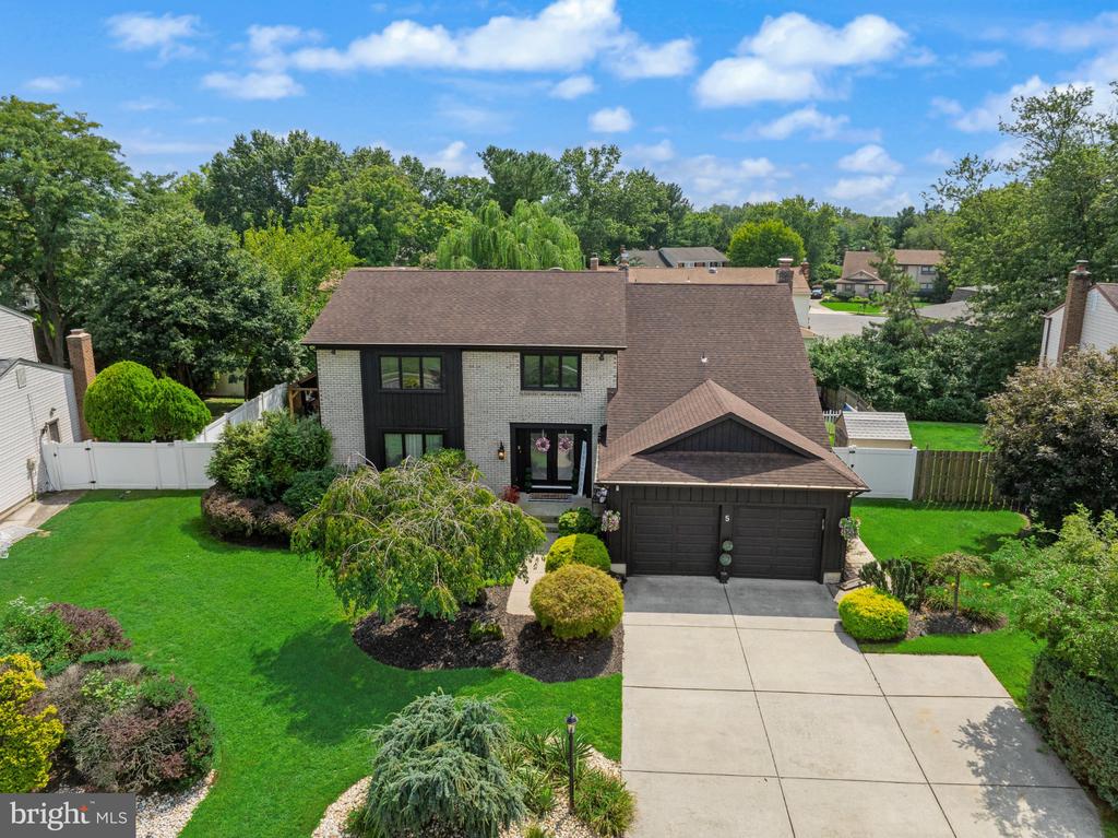5 CHATEAU DRIVE