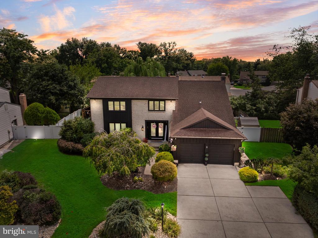 5 CHATEAU DRIVE