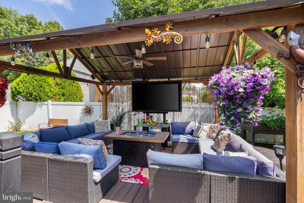 5 CHATEAU DRIVE