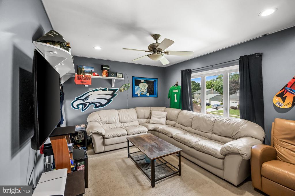 5 CHATEAU DRIVE