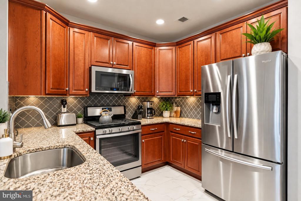 4021 DERBY COURT