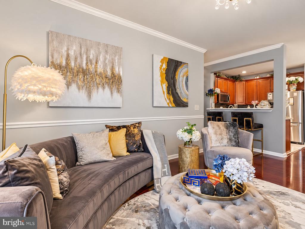 4021 DERBY COURT