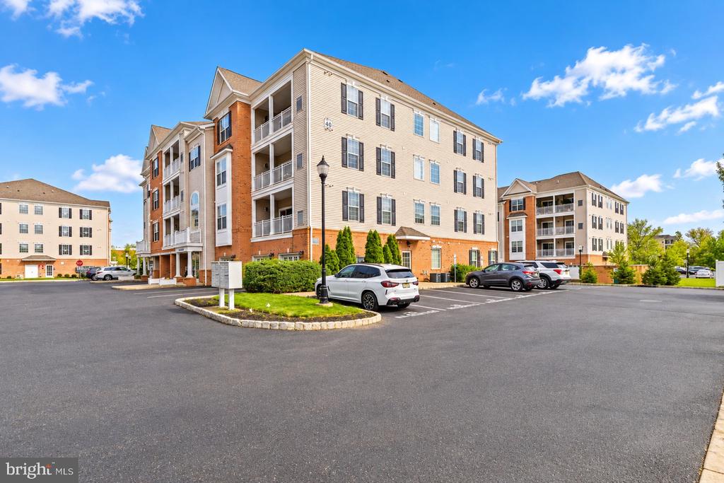 4021 DERBY COURT