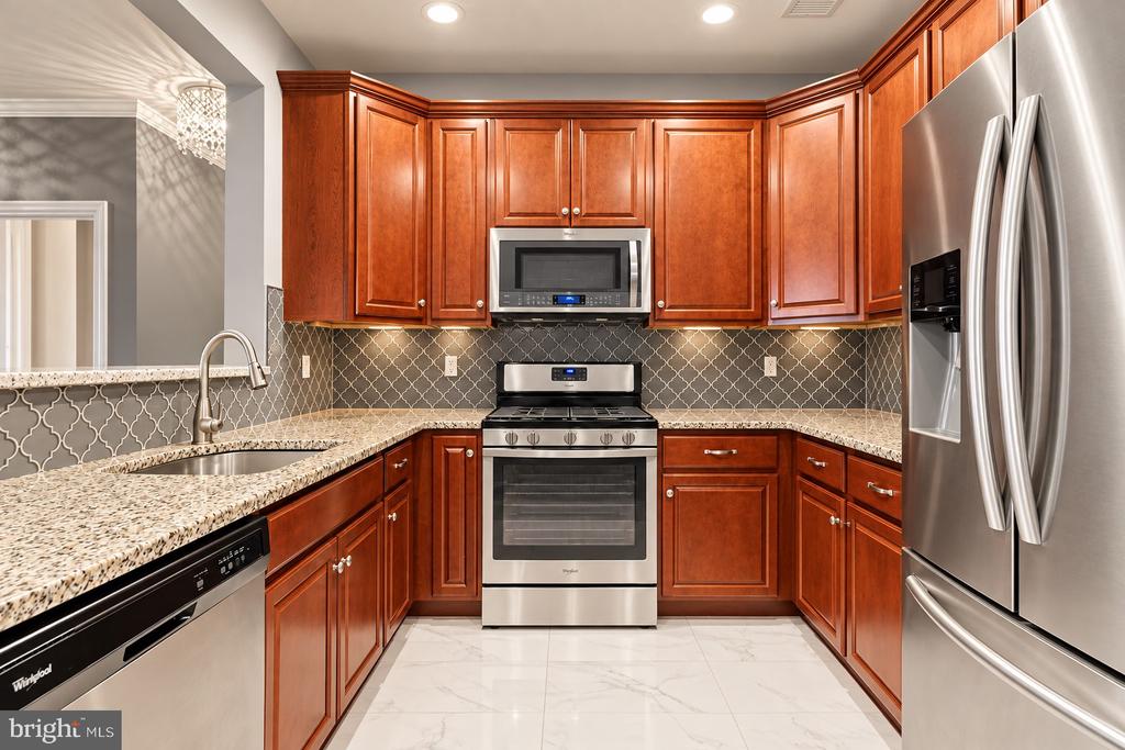 4021 DERBY COURT