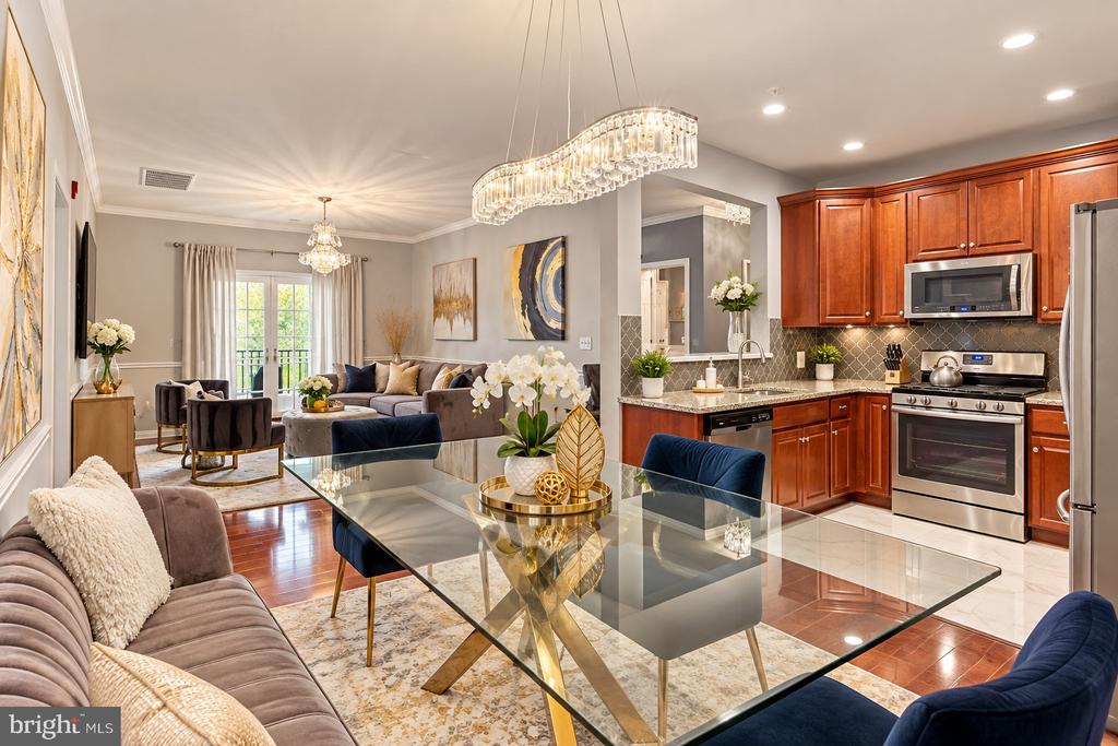 4021 DERBY COURT