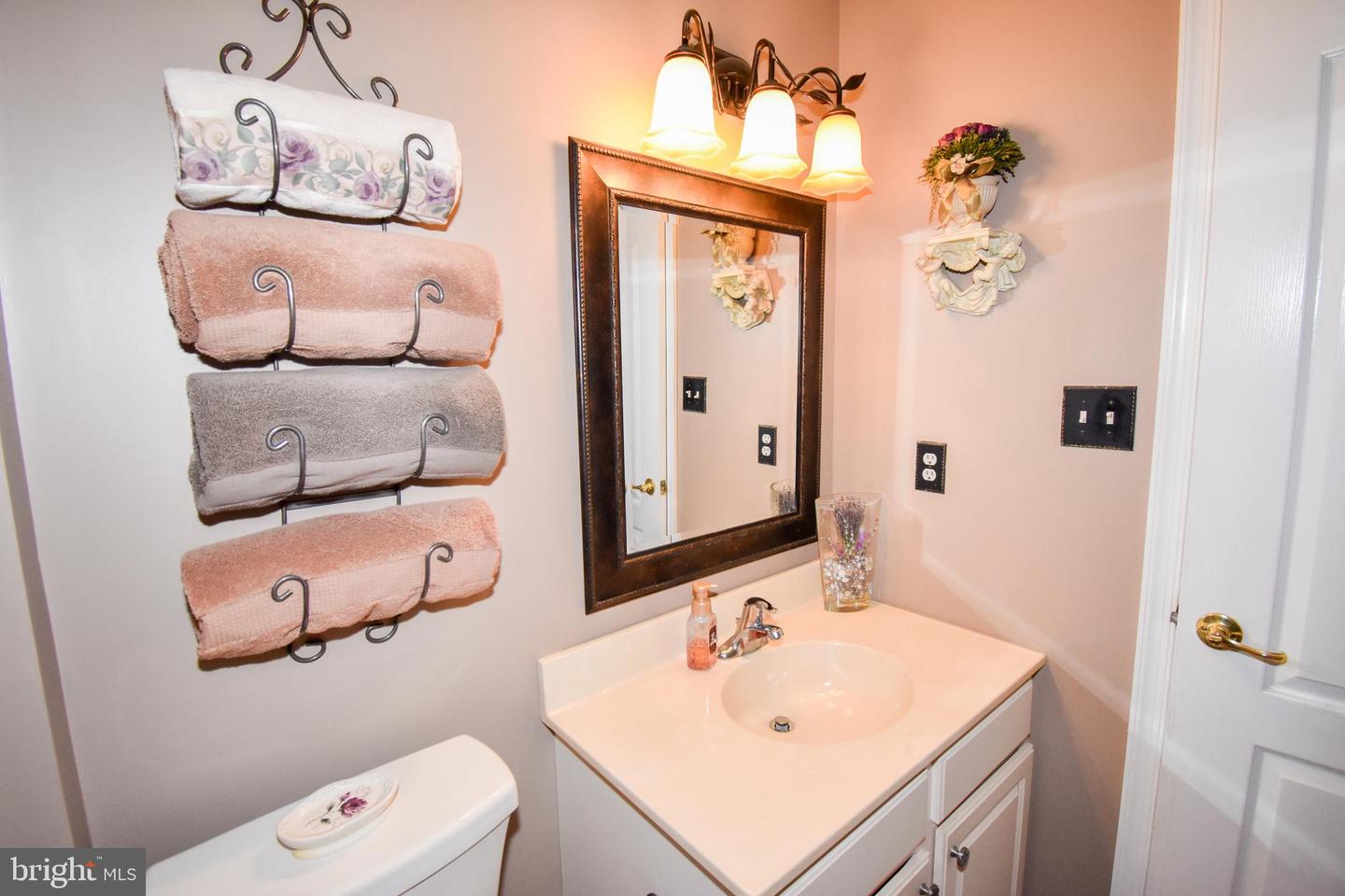 151 Acorn Dr