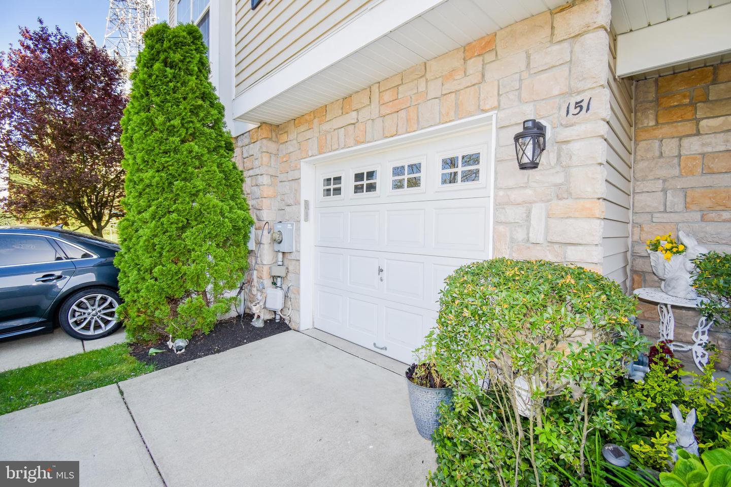151 Acorn Dr