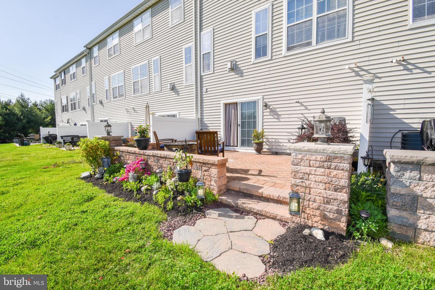 151 Acorn Dr