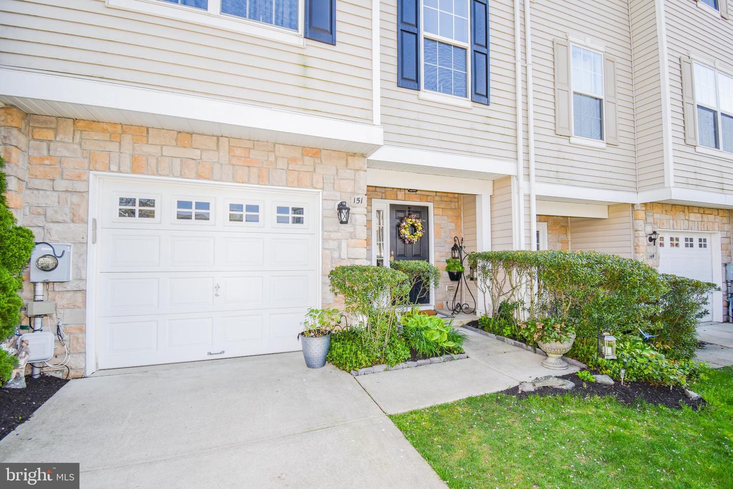151 Acorn Dr