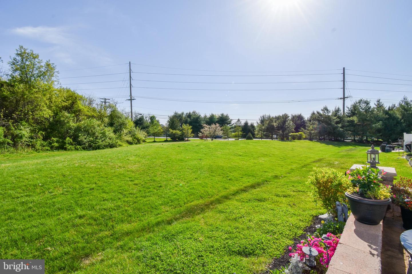 151 Acorn Dr