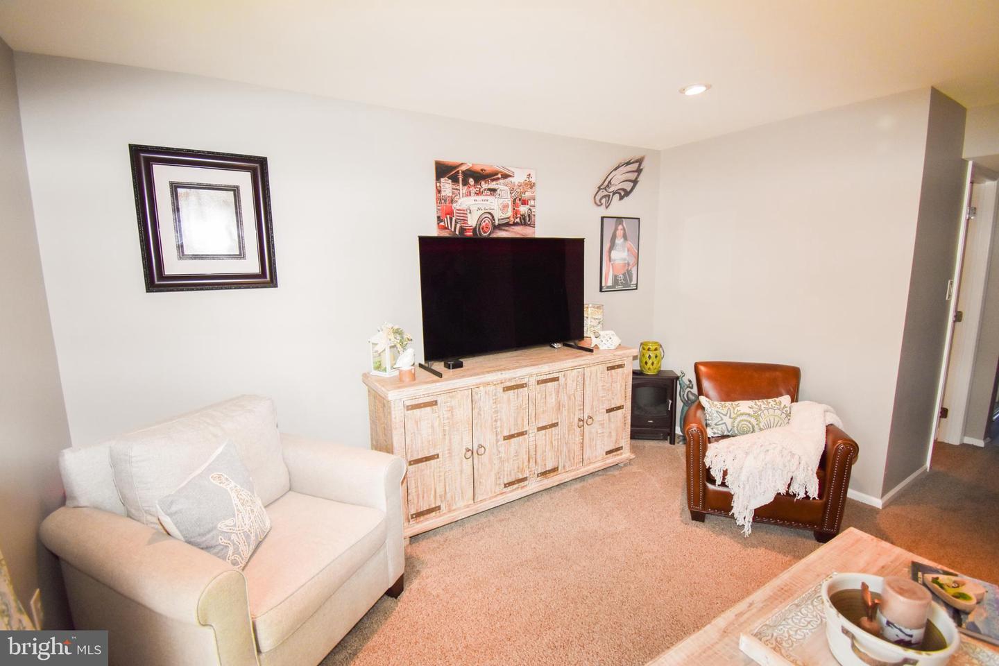 151 Acorn Dr