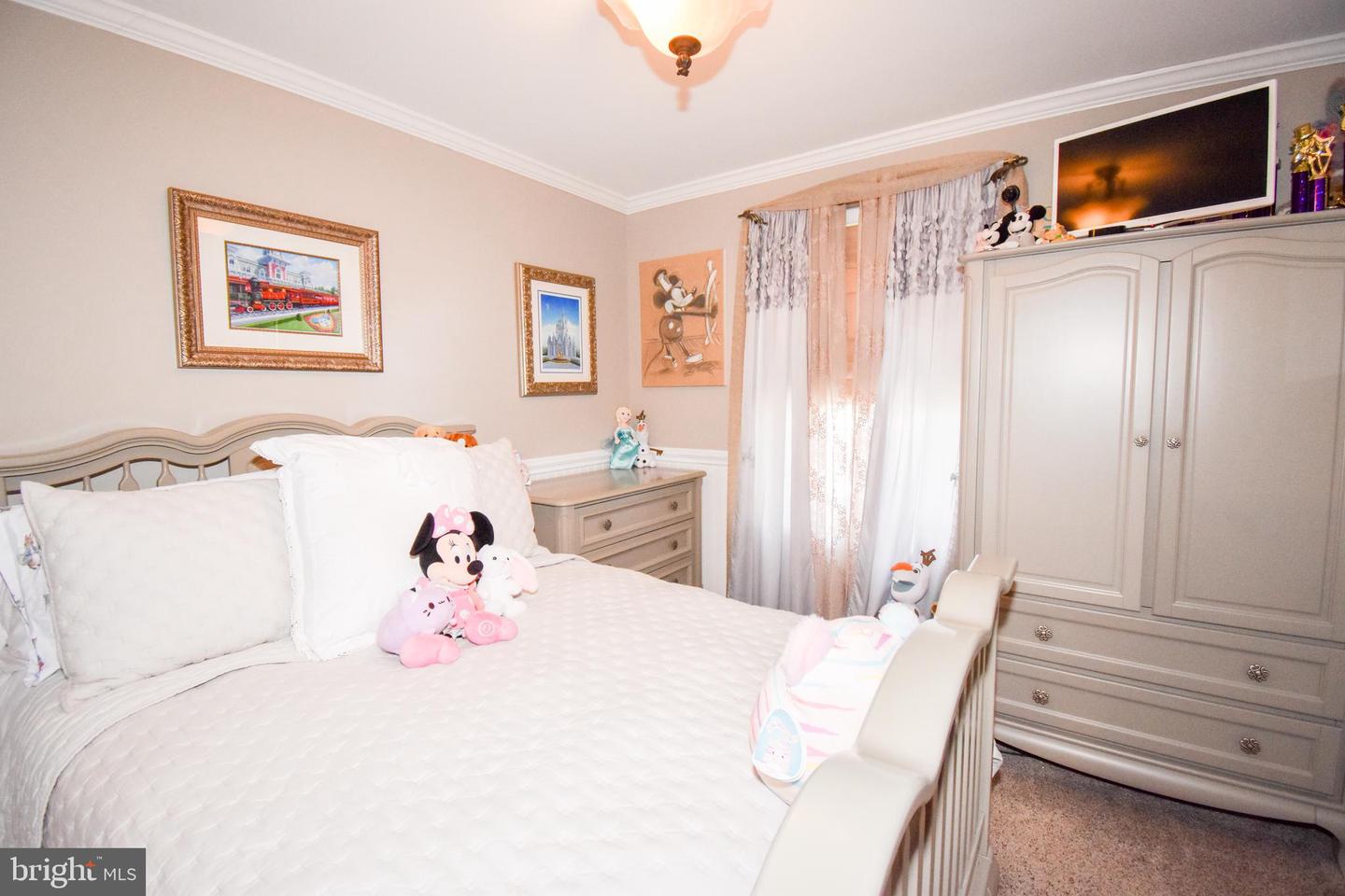 151 Acorn Dr