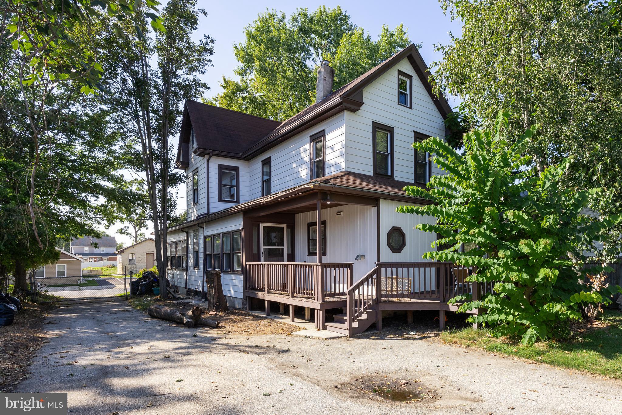 424 Morris St