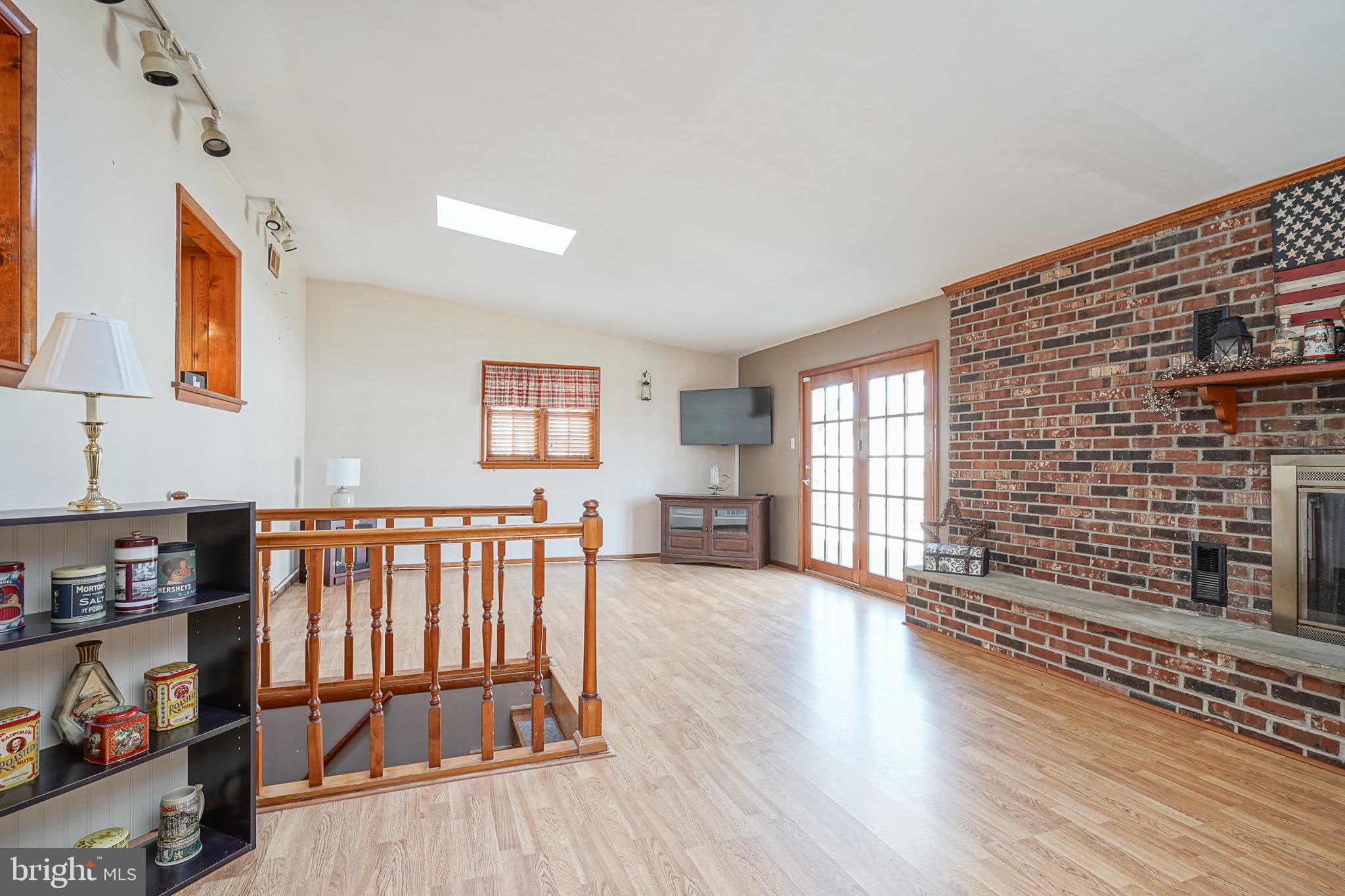 305 Cornell Rd